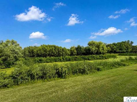 1122 Crystal Lake Drive Lake Crystal MN 56055-2410