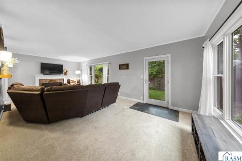 30 Wickersham Court Mankato MN 56001