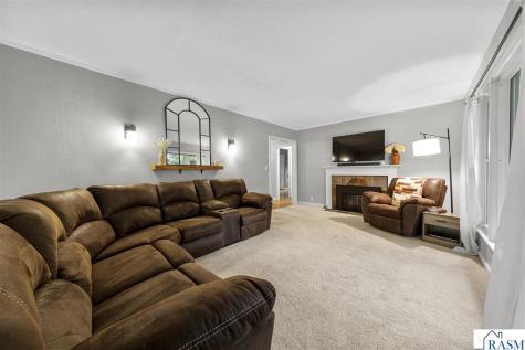 30 Wickersham Court Mankato MN 56001