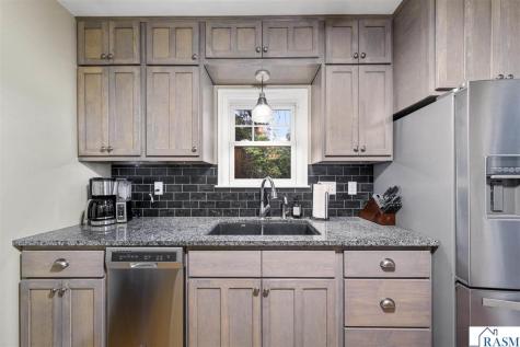 30 Wickersham Court Mankato MN 56001