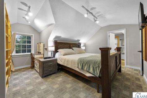 30 Wickersham Court Mankato MN 56001