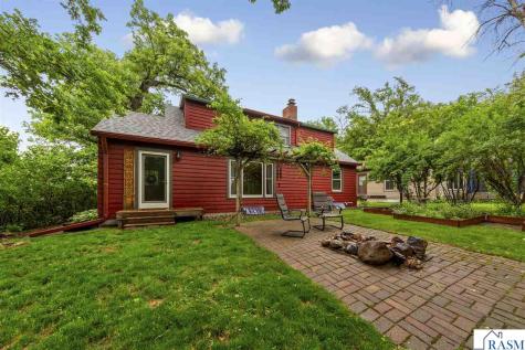 30 Wickersham Court Mankato MN 56001