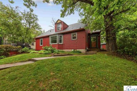 30 Wickersham Court Mankato MN 56001