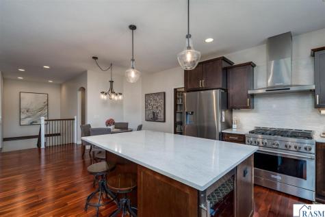 121 Grovebrook Drive Mankato MN 56001