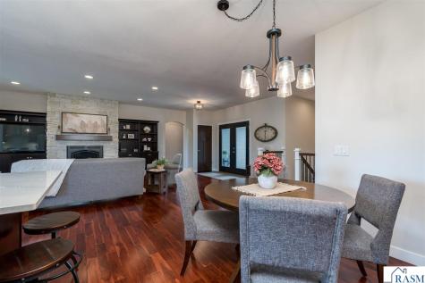 121 Grovebrook Drive Mankato MN 56001