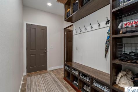 121 Grovebrook Drive Mankato MN 56001