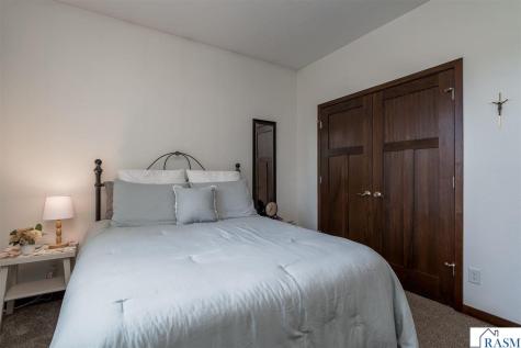 121 Grovebrook Drive Mankato MN 56001