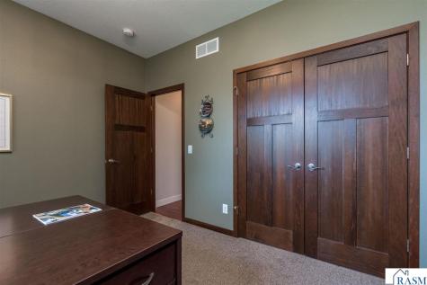 121 Grovebrook Drive Mankato MN 56001