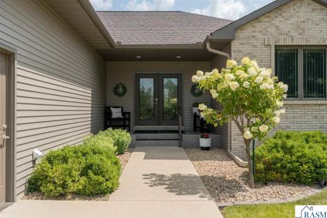 121 Grovebrook Drive Mankato MN 56001