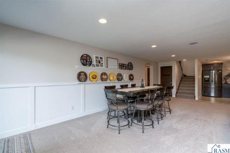 121 Grovebrook Drive Mankato MN 56001