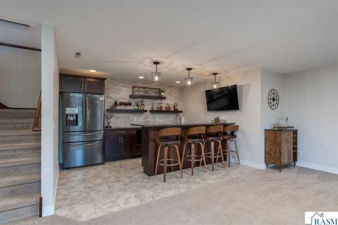 121 Grovebrook Drive Mankato MN 56001