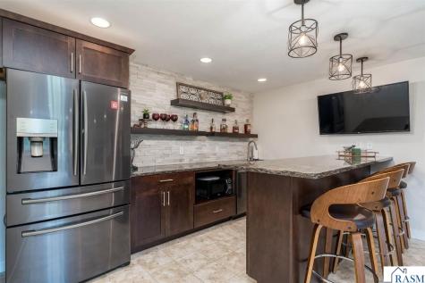 121 Grovebrook Drive Mankato MN 56001