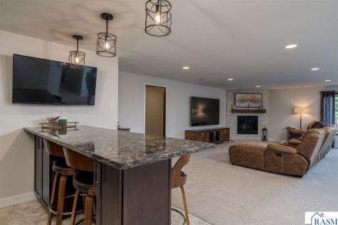 121 Grovebrook Drive Mankato MN 56001