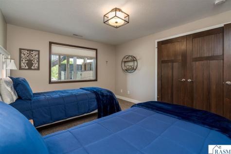 121 Grovebrook Drive Mankato MN 56001