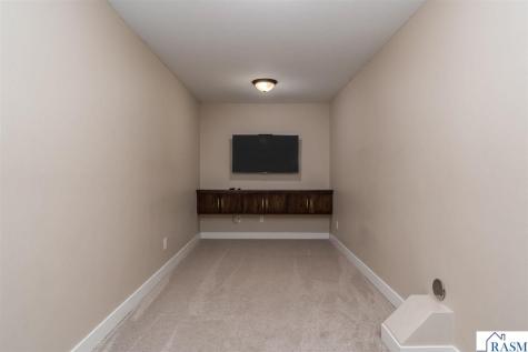 121 Grovebrook Drive Mankato MN 56001