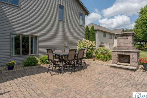 121 Grovebrook Drive Mankato MN 56001