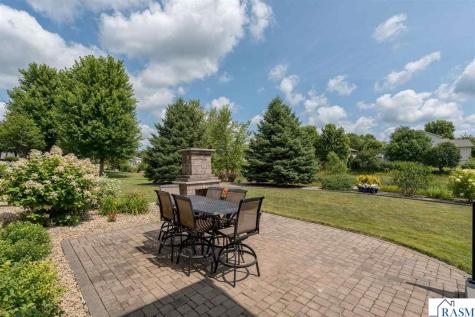 121 Grovebrook Drive Mankato MN 56001