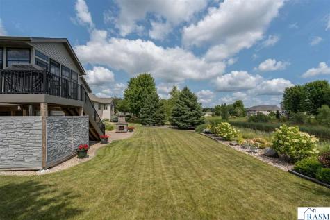 121 Grovebrook Drive Mankato MN 56001