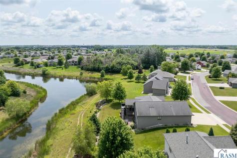 121 Grovebrook Drive Mankato MN 56001
