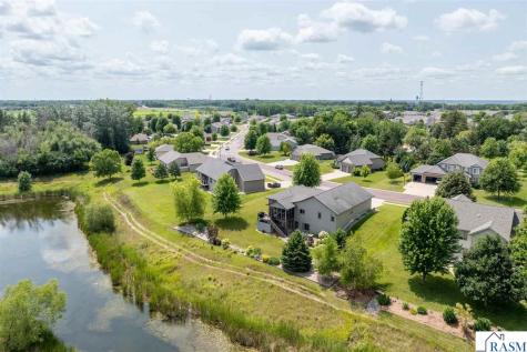 121 Grovebrook Drive Mankato MN 56001