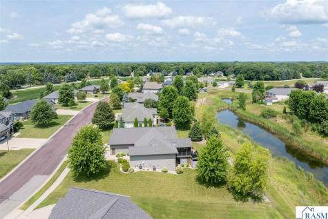 121 Grovebrook Drive Mankato MN 56001