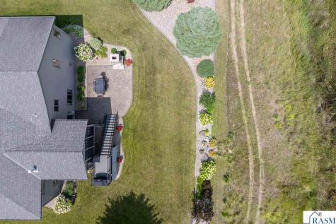 121 Grovebrook Drive Mankato MN 56001