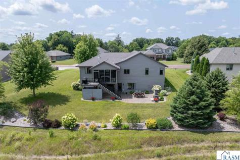 121 Grovebrook Drive Mankato MN 56001