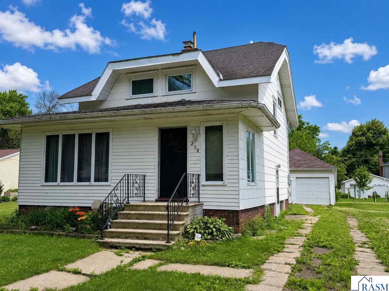 208 SE 2nd Avenue Mapleton MN 56065