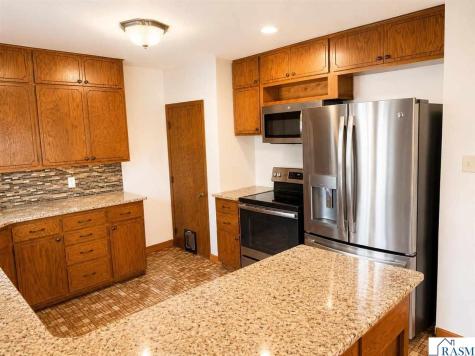 208 SE 2nd Avenue Mapleton MN 56065
