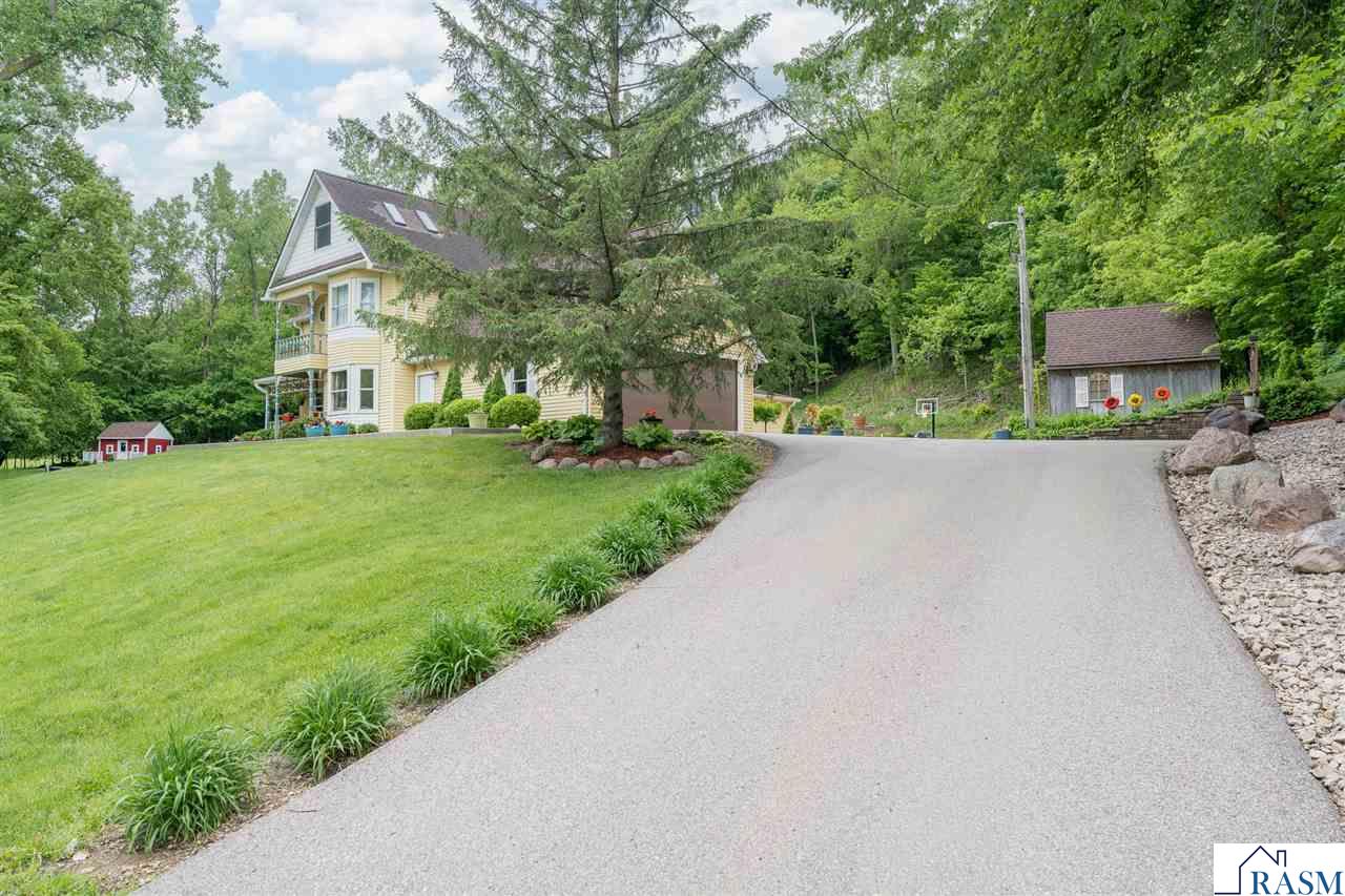 48194 Old River Bluff Road St. Peter MN 56082
