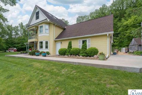 48194 Old River Bluff Road St. Peter MN 56082