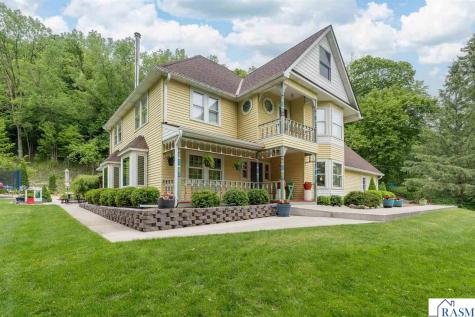 48194 Old River Bluff Road St. Peter MN 56082