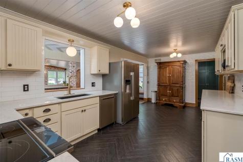 48194 Old River Bluff Road St. Peter MN 56082