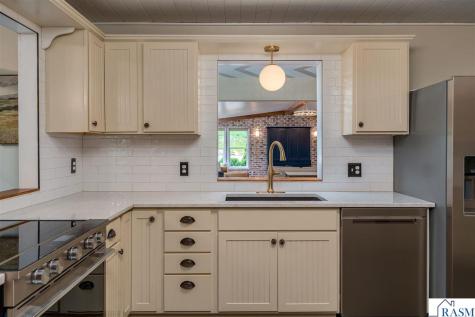 48194 Old River Bluff Road St. Peter MN 56082