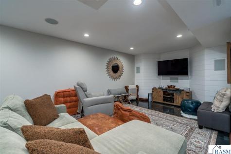 48194 Old River Bluff Road St. Peter MN 56082