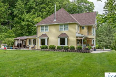 48194 Old River Bluff Road St. Peter MN 56082