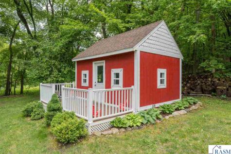 48194 Old River Bluff Road St. Peter MN 56082