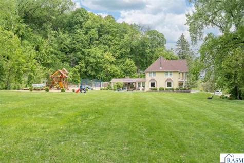 48194 Old River Bluff Road St. Peter MN 56082