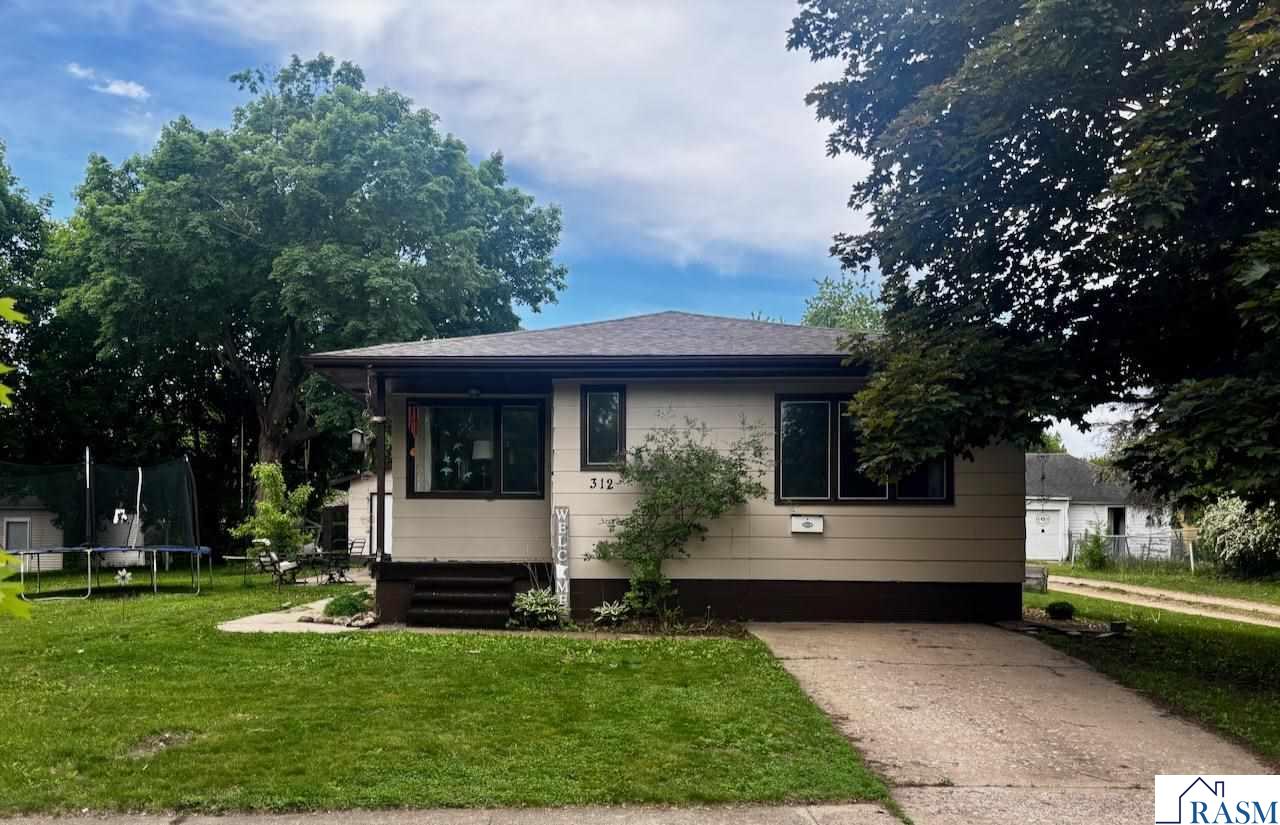 312 W Jefferson Avenue St. Peter MN 56082