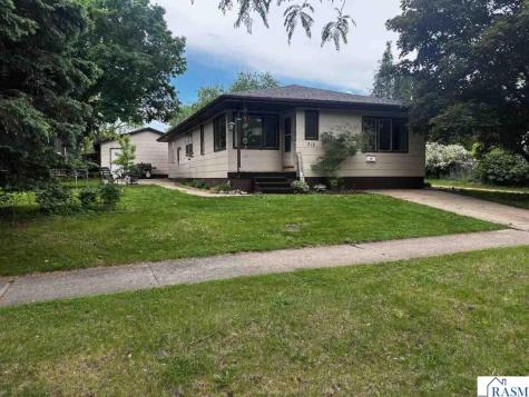 312 W Jefferson Avenue St. Peter MN 56082