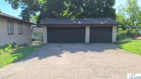 312 W Jefferson Avenue St. Peter MN 56082
