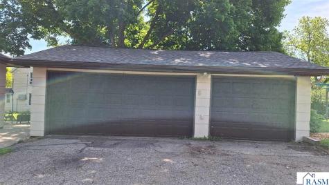 312 W Jefferson Avenue St. Peter MN 56082