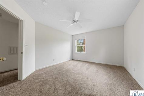 1029 Oak Terrace Drive North Mankato MN 56003-3424
