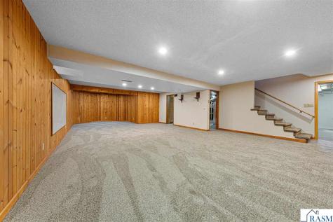 1029 Oak Terrace Drive North Mankato MN 56003-3424