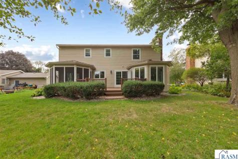 1029 Oak Terrace Drive North Mankato MN 56003-3424