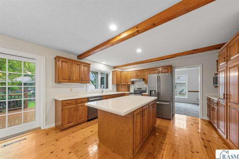 1029 Oak Terrace Drive North Mankato MN 56003-3424