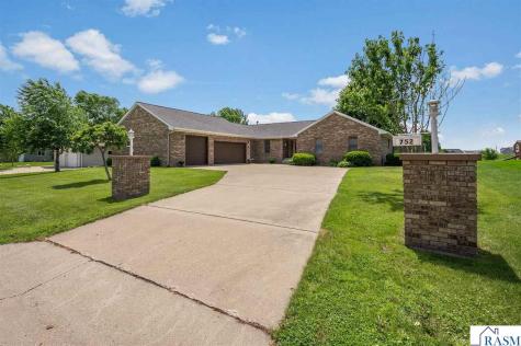 752 Blue Earth Street Lake Crystal MN 56055