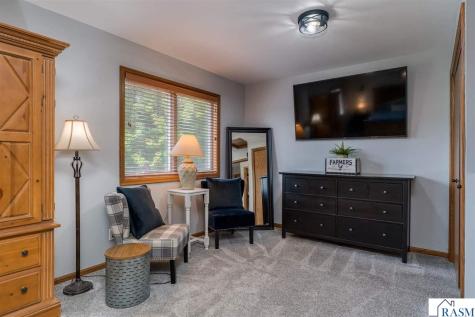221 Pebble Creek Drive Mankato MN 56001