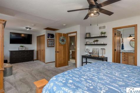 221 Pebble Creek Drive Mankato MN 56001