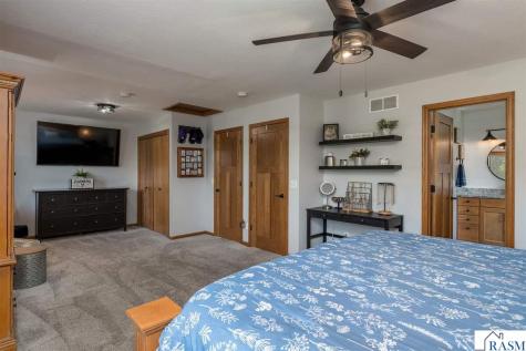 221 Pebble Creek Drive Mankato MN 56001